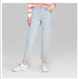 High Rise Light Wash Mom Jeans Size 0